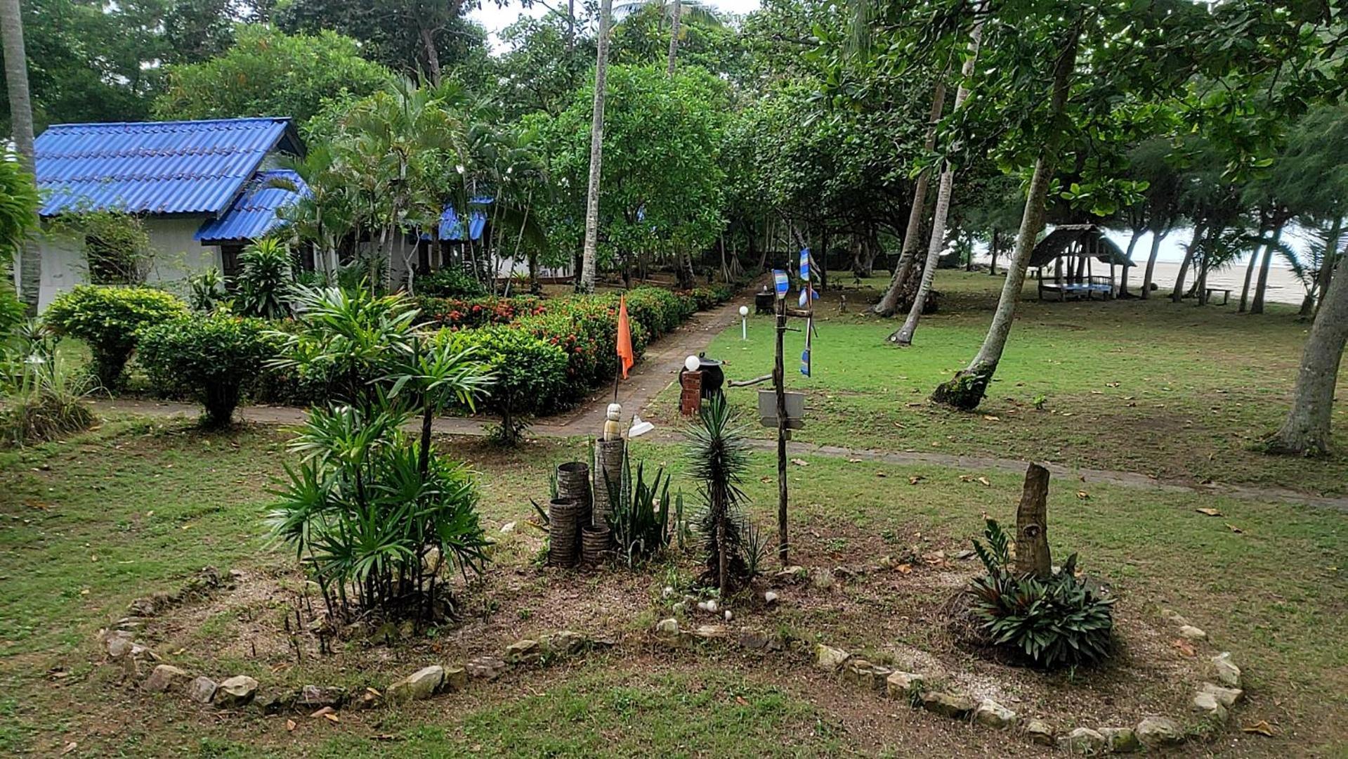 Sukorn Andaman Beach Resort Ko Sukon Exterior photo