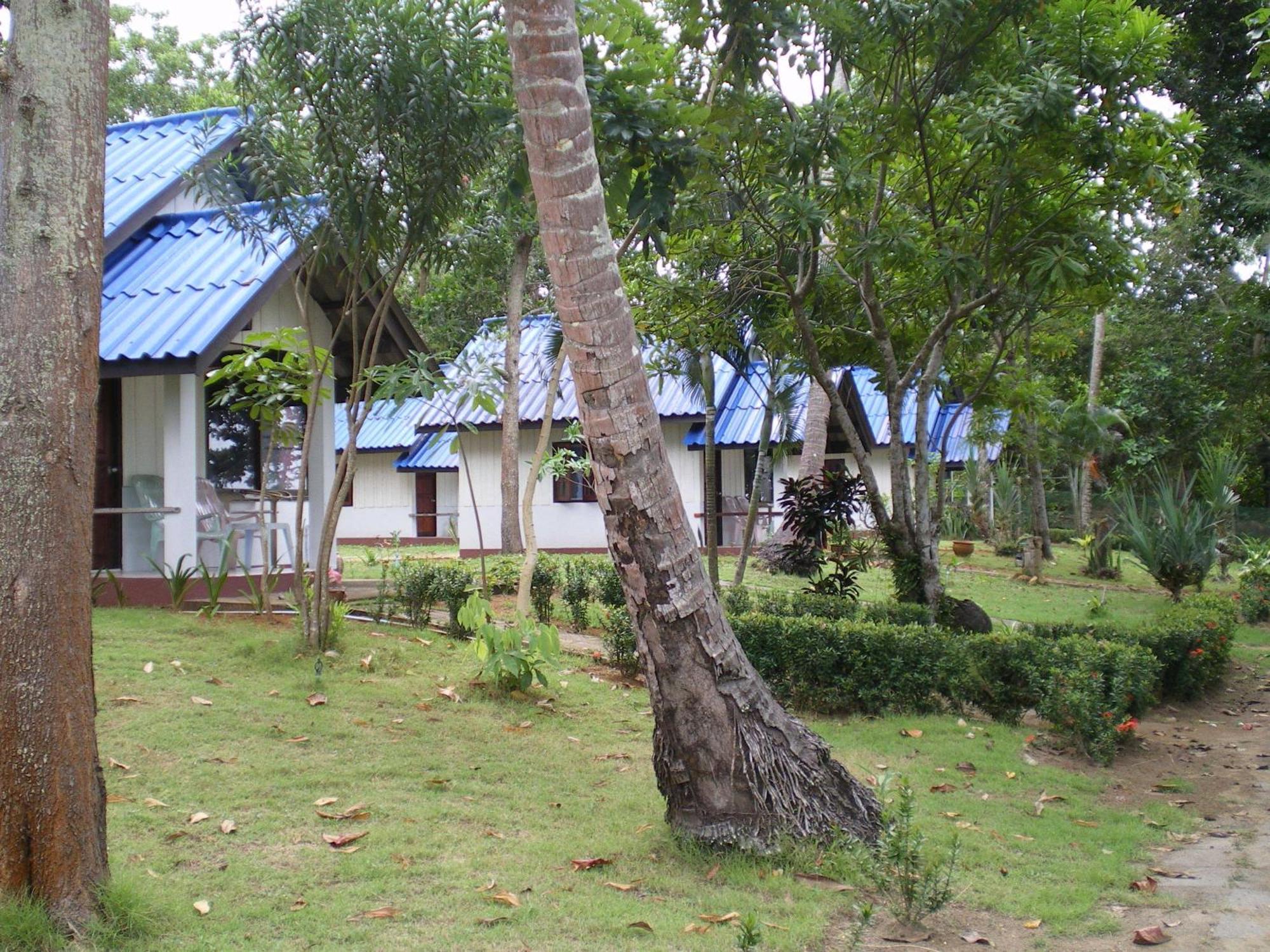 Sukorn Andaman Beach Resort Ko Sukon Exterior photo